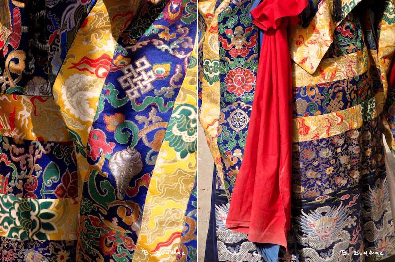 détails de costumes